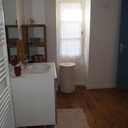 Le Petit Bonheur Dans La Vallee Du Tarn * Ambialet